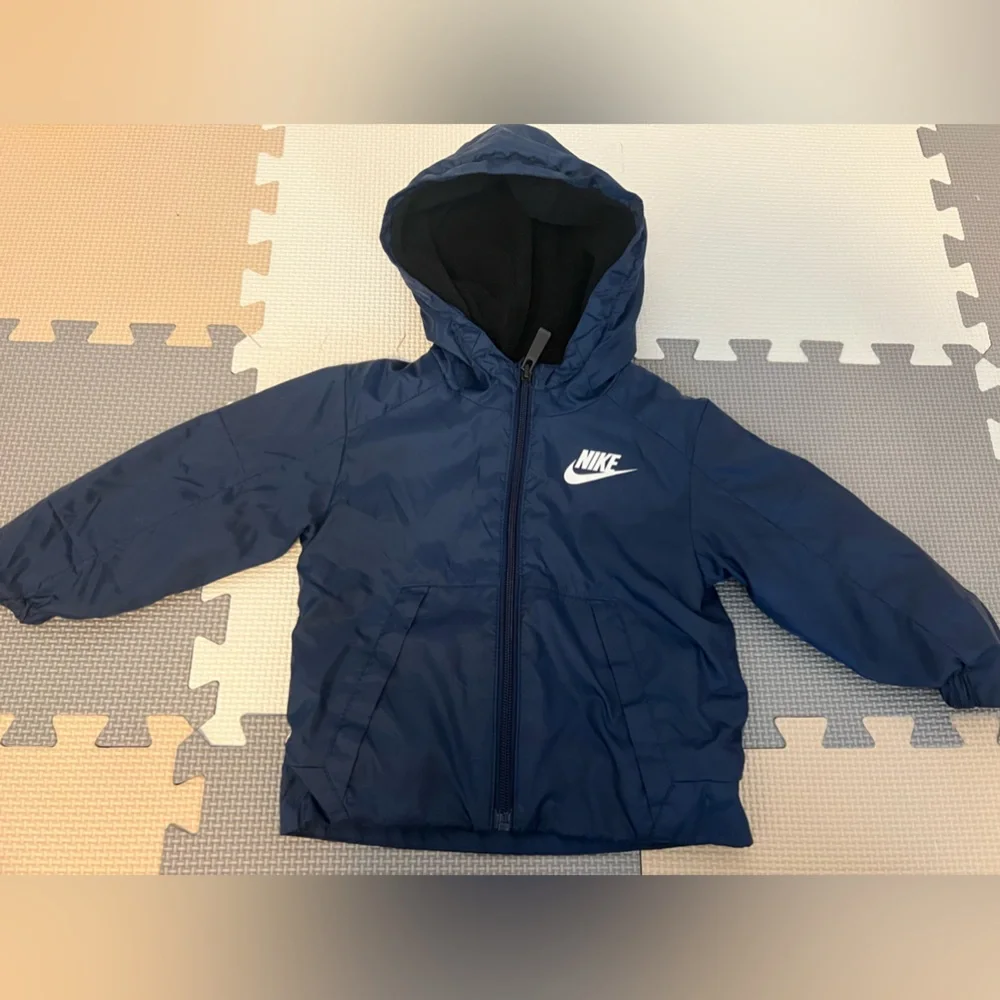 Nike Jacket - Picture 1 of 2
